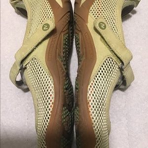 MERRELL WOMENS SHOES